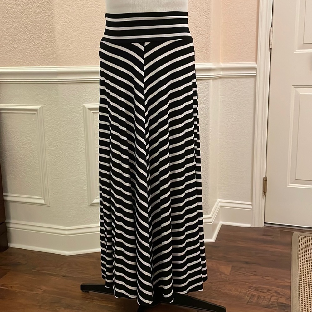 AB Studio Misses Maxi Skirt